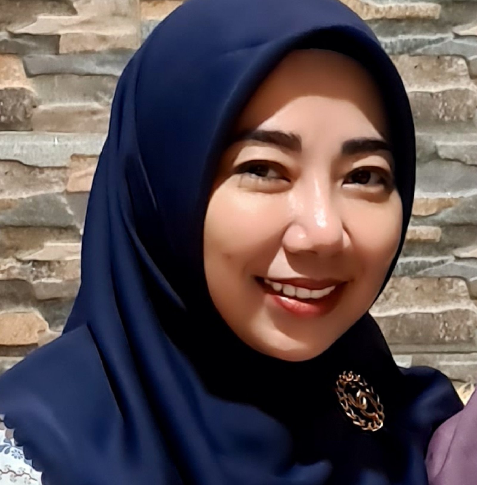 dr. Ninda Sari M.Kes., Sp. D.V.E, FINSDV, FAADV