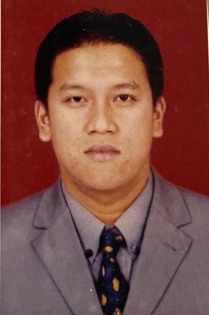 dr Riyadh Ikhsan Sp.DVE, M.Ked(DV), FINSDV, FAADV