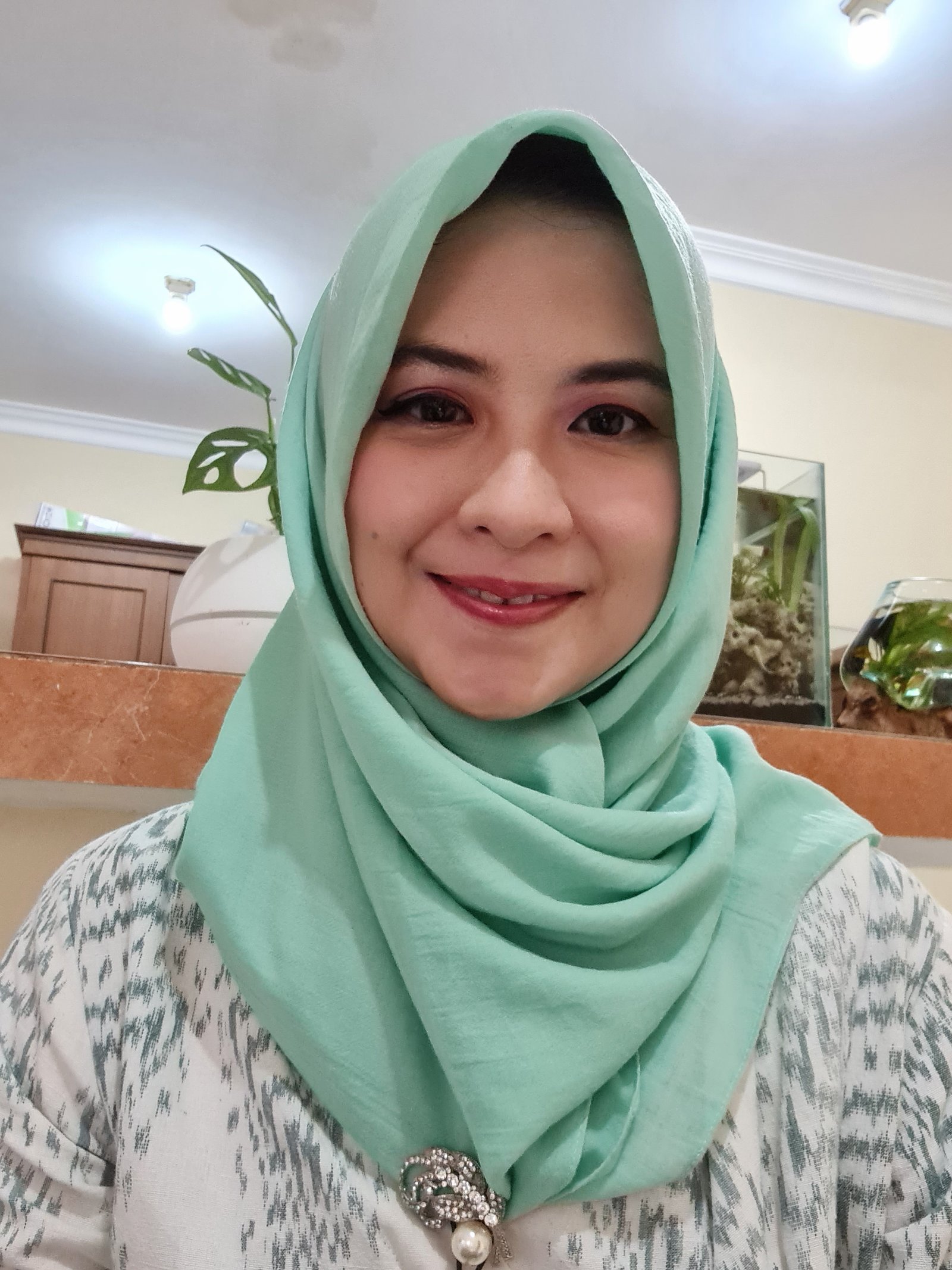Dr. Hairina Intan kesumaningrum Sp.KK