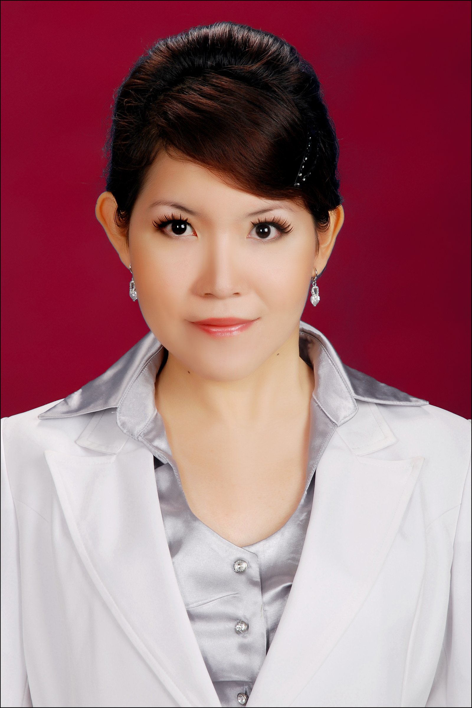 dr. Stefani Nurhadi , M. Biomed, Sp.D.V.E