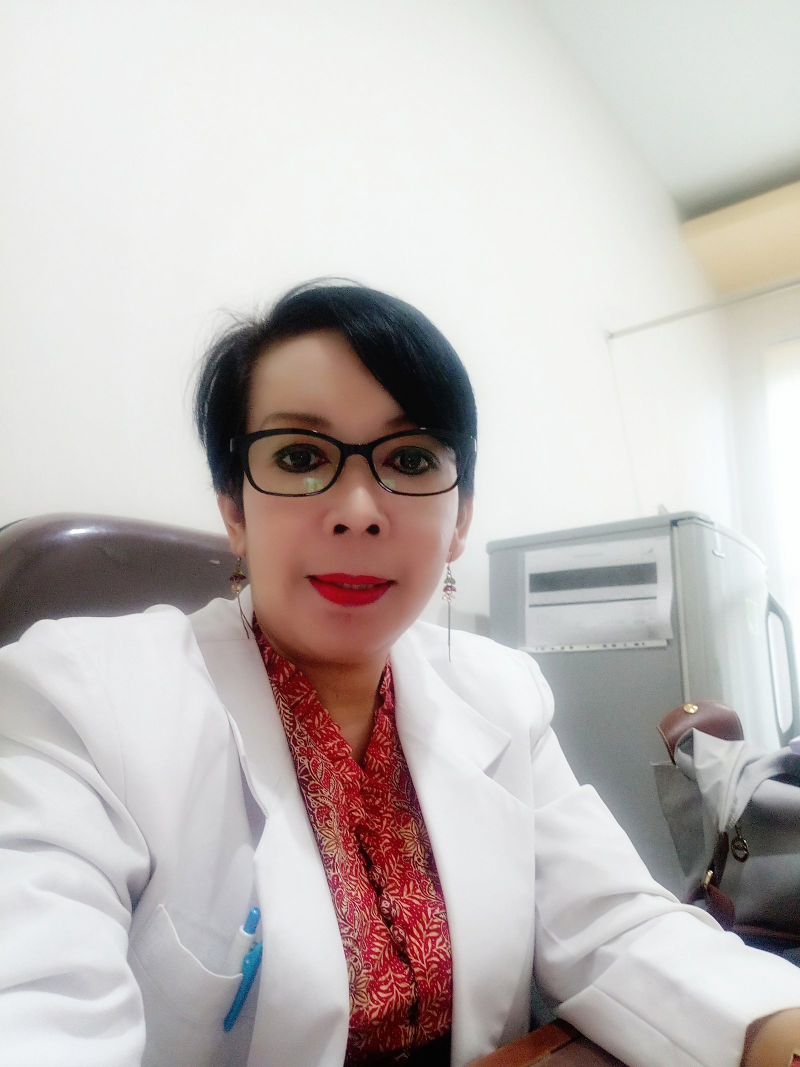 Dr. Theresia Niken Wijayanti Sp.D.V.E