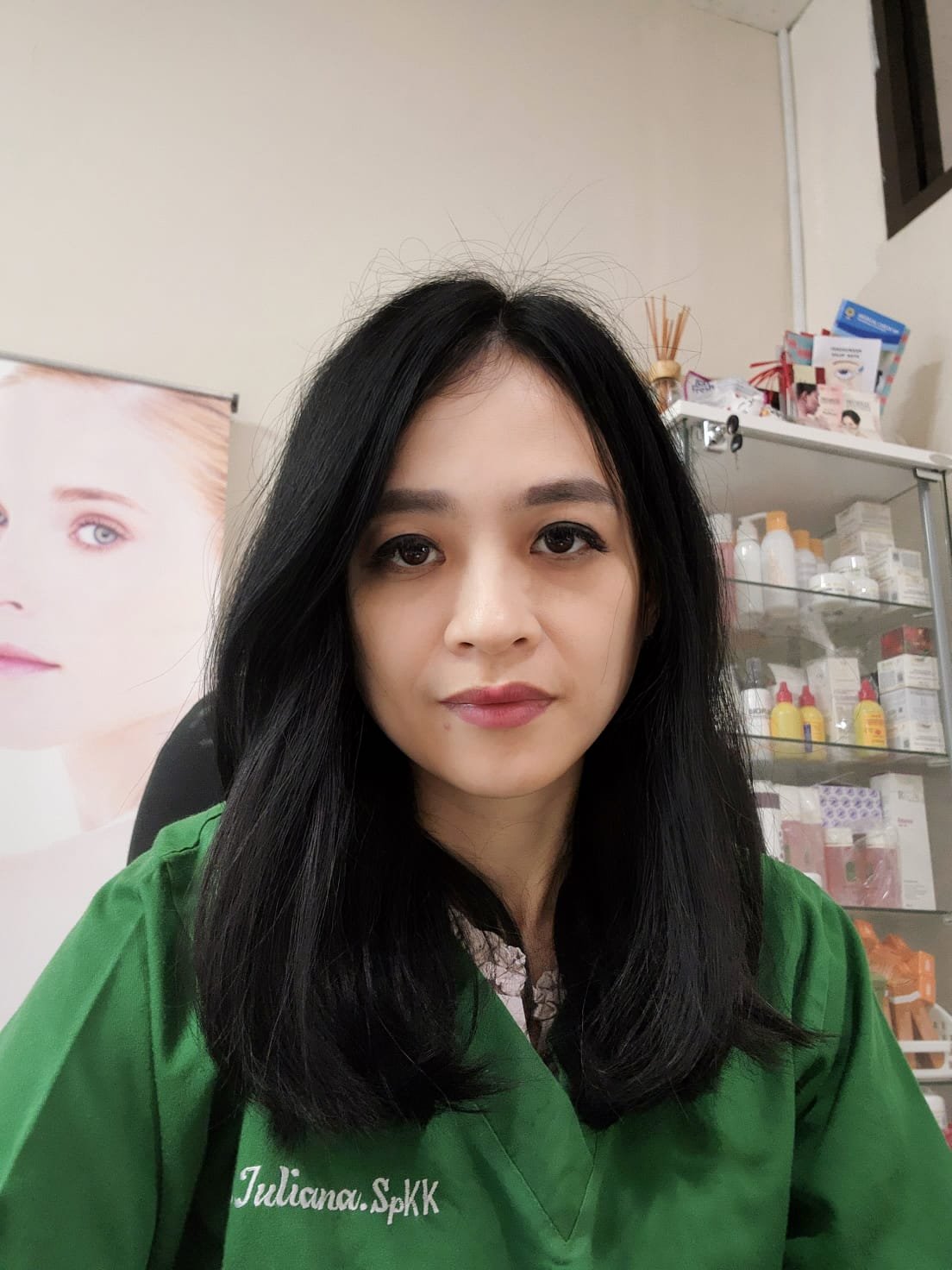 Dr Juliana MH.Kes, Sp.KK