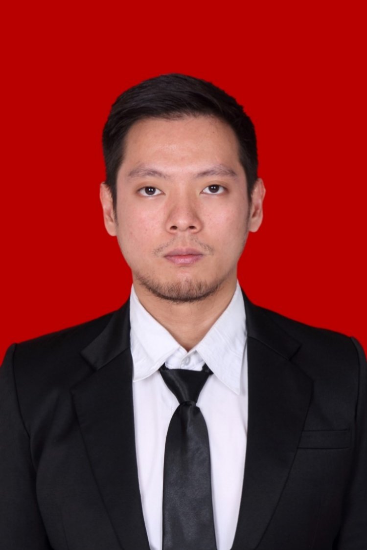 dr. Reeza Edward Yuwantana Sp.DVE