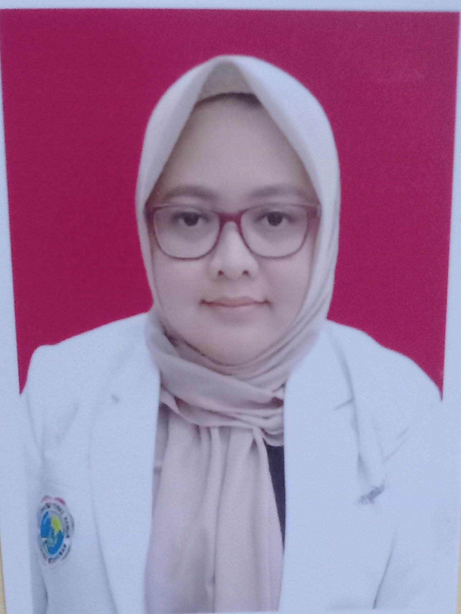 Dr Endang Tri Wahyuni SpDVE, M.Kes