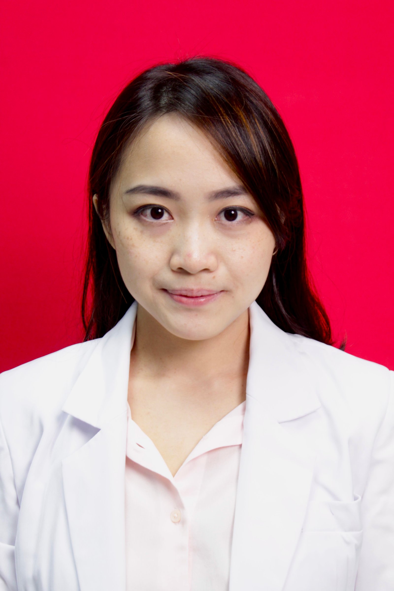 dr. Gladys Riany