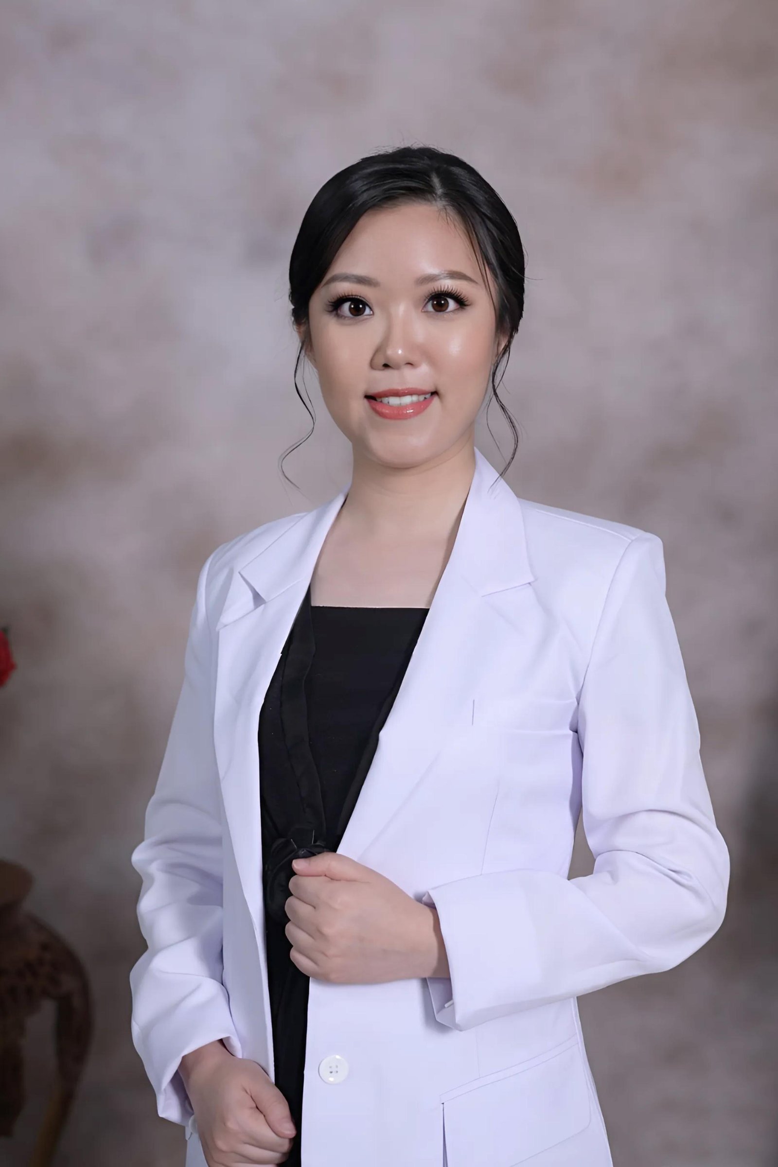 Dr. Ivon Setiawan Sp. DVE