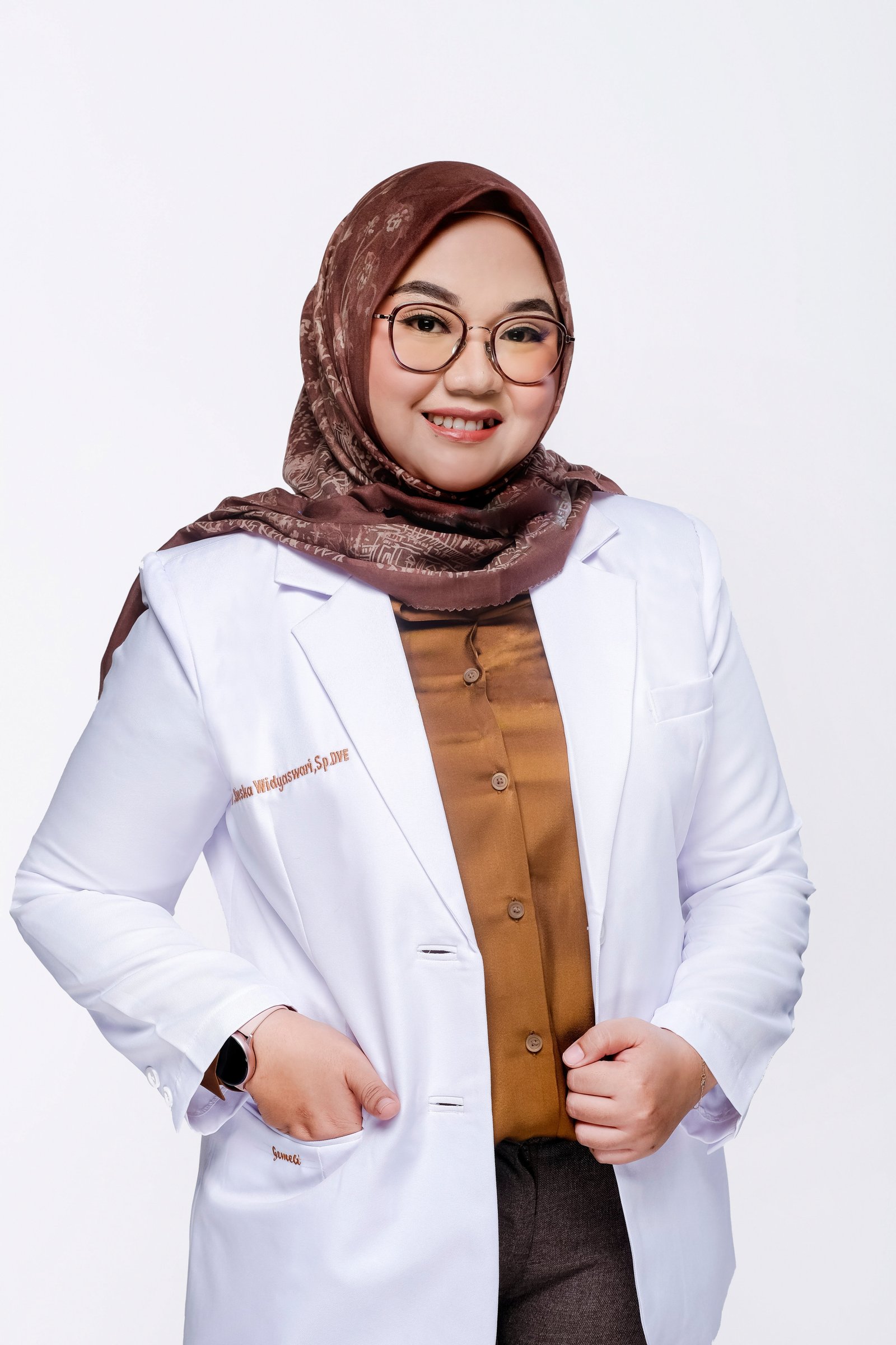 Dr. Rieska Widyaswari Sp.DVE