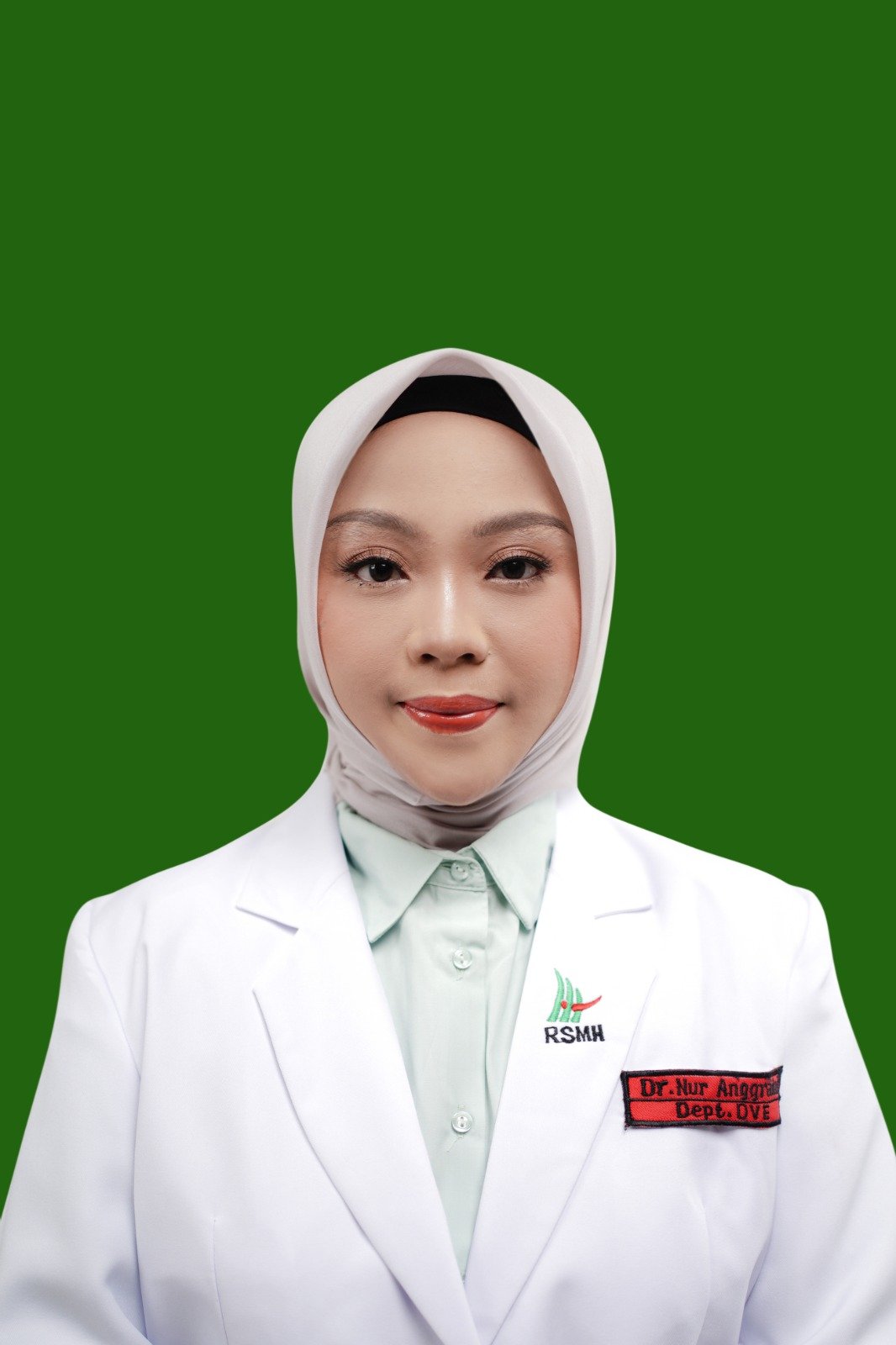 dr. Nur Anggraini