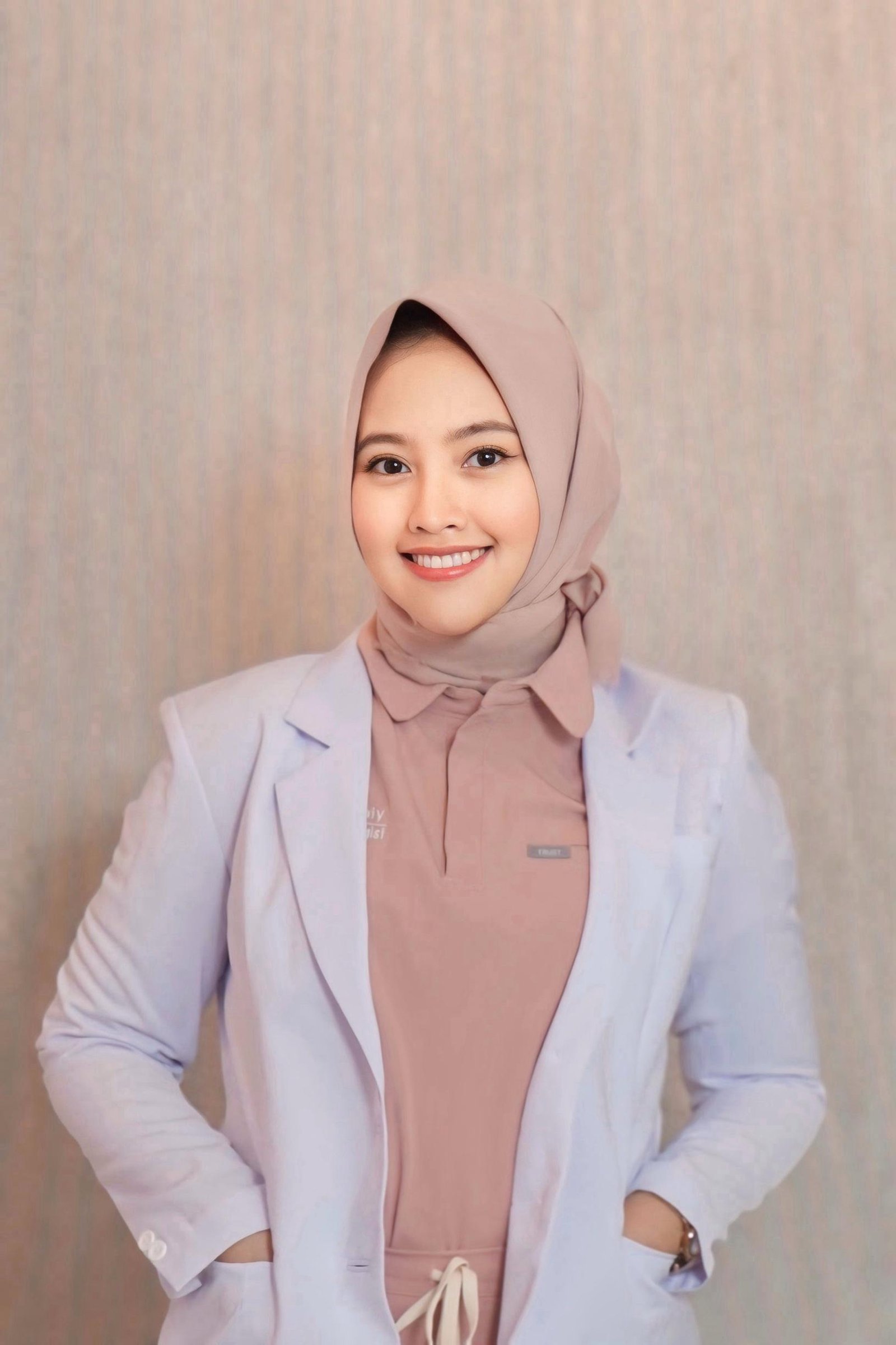 dr. Fathia Rianty Sp.D.V.E.