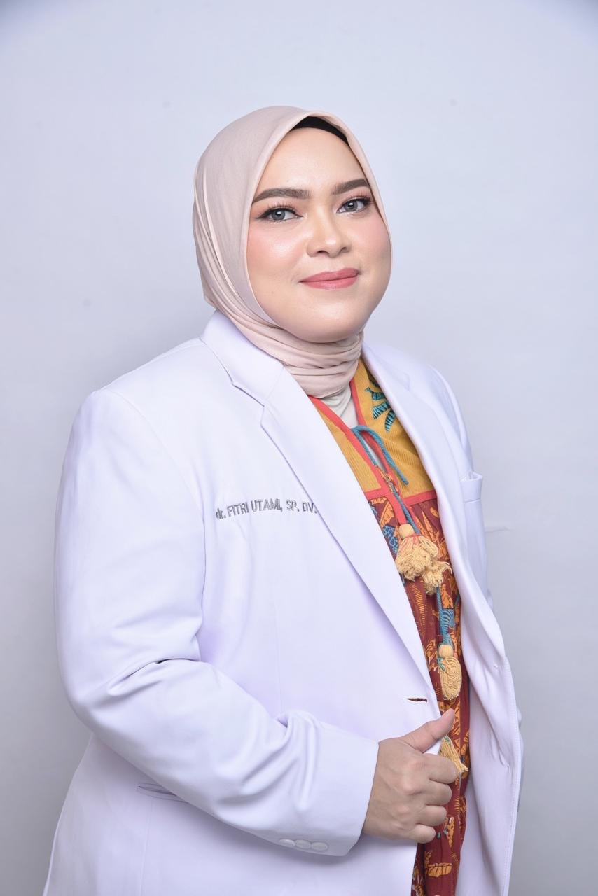 dr. Fitri Utami Sp.DVE., FINSDV